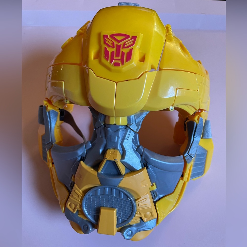 Transformers 2 in 1 Bumblebee B-127 10in Robot Action Figure Converts to Mask